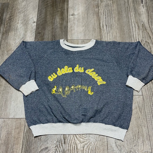 Vintage Y2k gray graphic French au dela du desert sweatshirt crewneck 2x - Picture 2 of 7